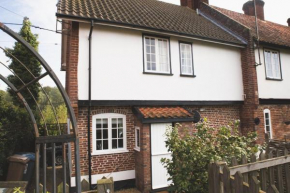 Cobbold Row Cottage, Stunning, Fully Equipped Property In Suffolk